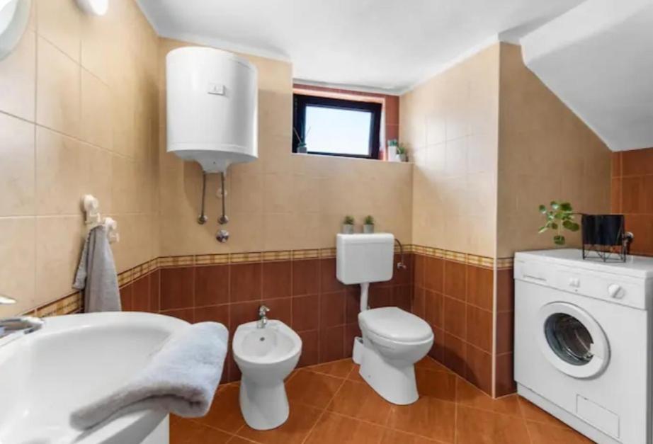 Apartment With Whirlpool And Bbq Near Porec Baderna Kültér fotó